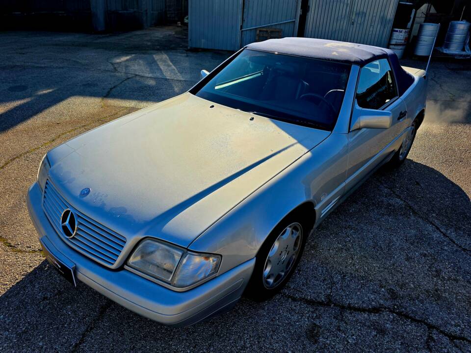 Bild 31/38 von Mercedes-Benz SL 500 (1998)