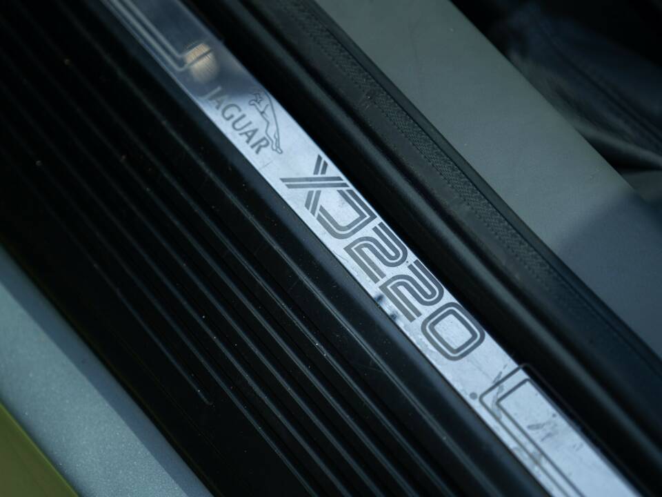 Image 43/50 of Jaguar XJ 220 (1993)
