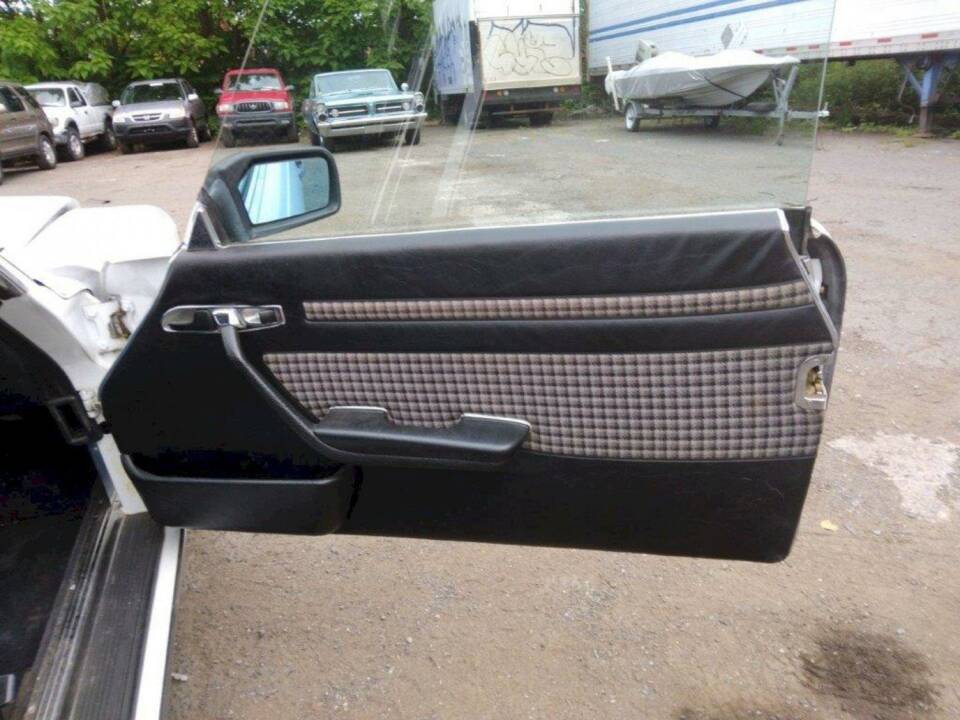 Image 23/36 of Mercedes-Benz 300 SL (1986)