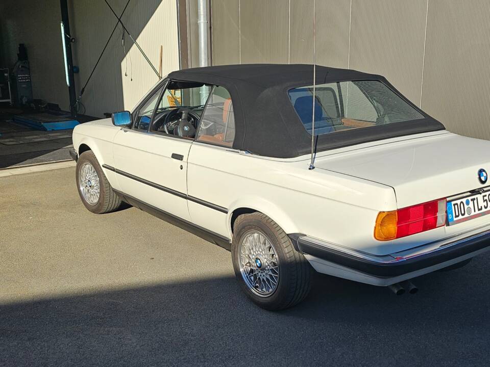 Image 1/67 de BMW 320i (1990)