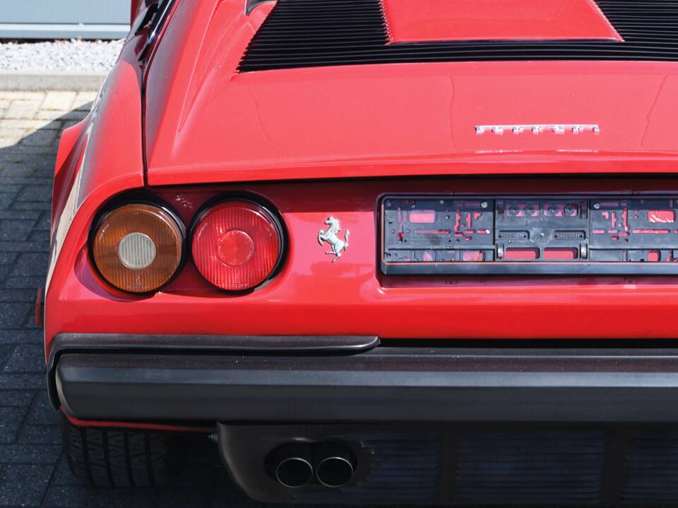 Image 35/61 of Ferrari 308 GTBi (1982)