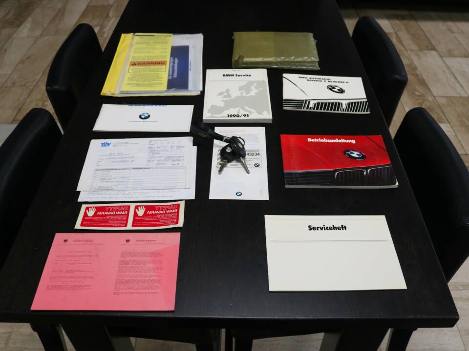 Image 14/14 of BMW 325i (1991)