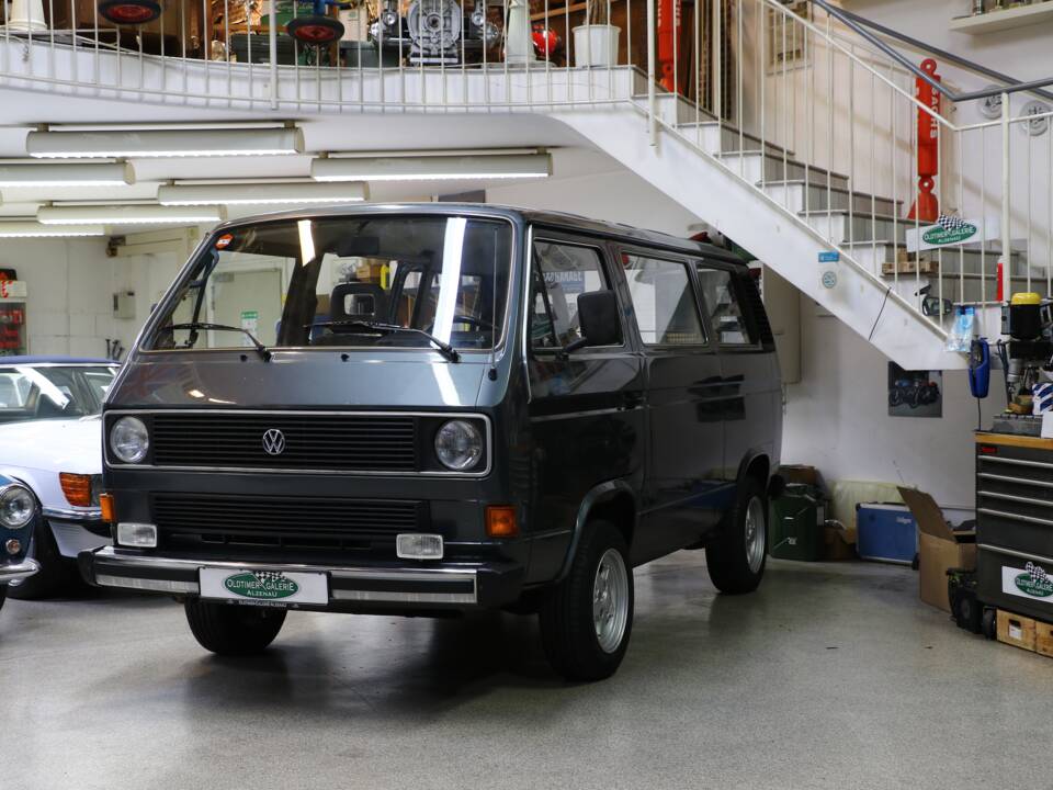 Bild 26/50 von Volkswagen T3 Caravelle GL 1.9 (1987)