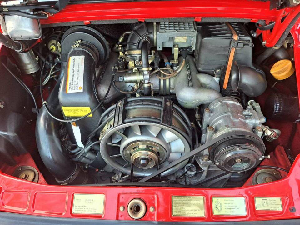 Bild 28/31 von Porsche 911 Carrera 3.2 (WTL) (1987)