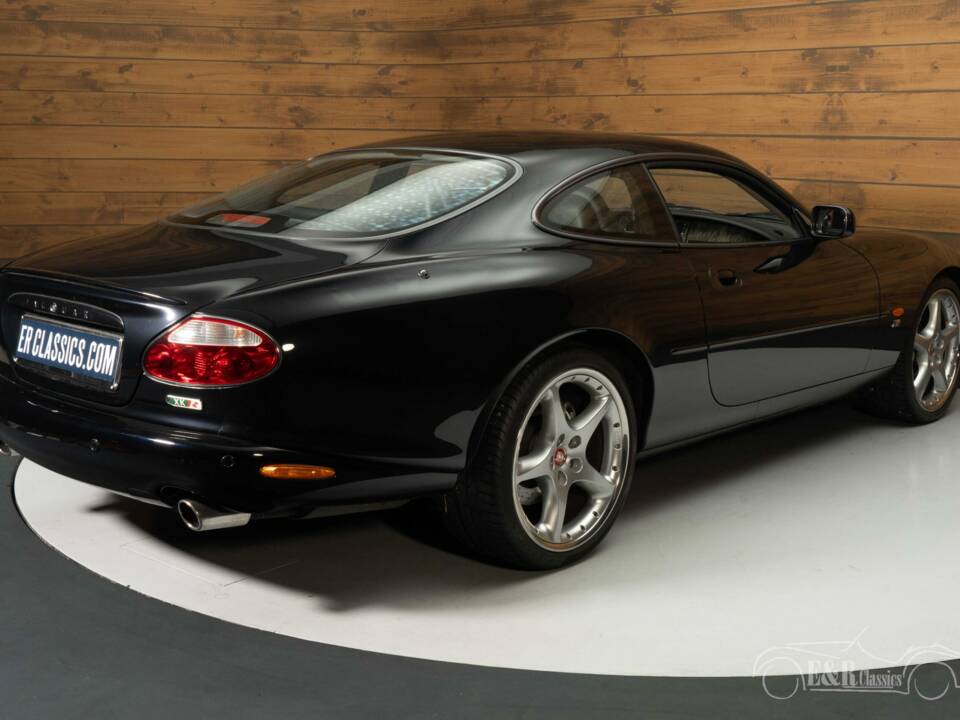 Bild 4/6 von Jaguar XKR (2003)