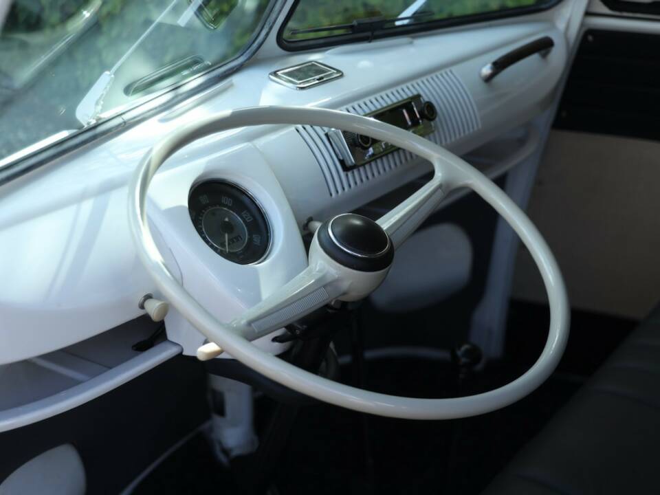 Bild 26/50 von Volkswagen T1 Kombi (1958)