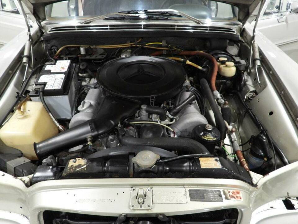 Bild 11/15 von Mercedes-Benz 280 SE 3,5 (1972)
