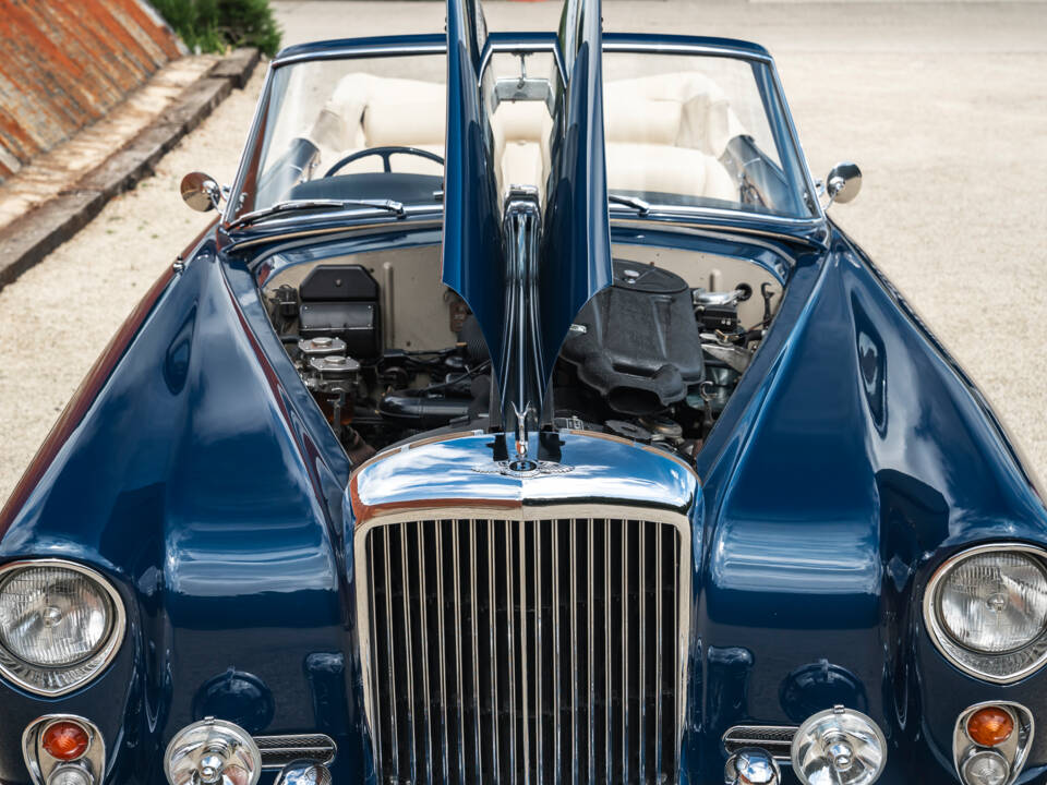 Image 33/42 de Bentley S 2 Continental (1961)