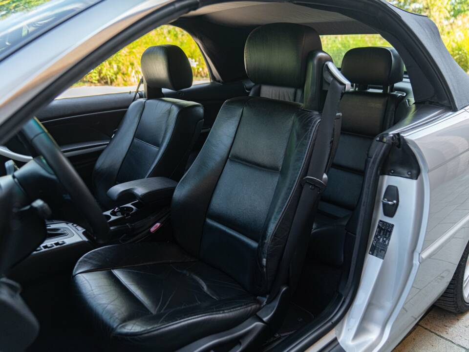 Image 22/50 of BMW 320Ci (2001)