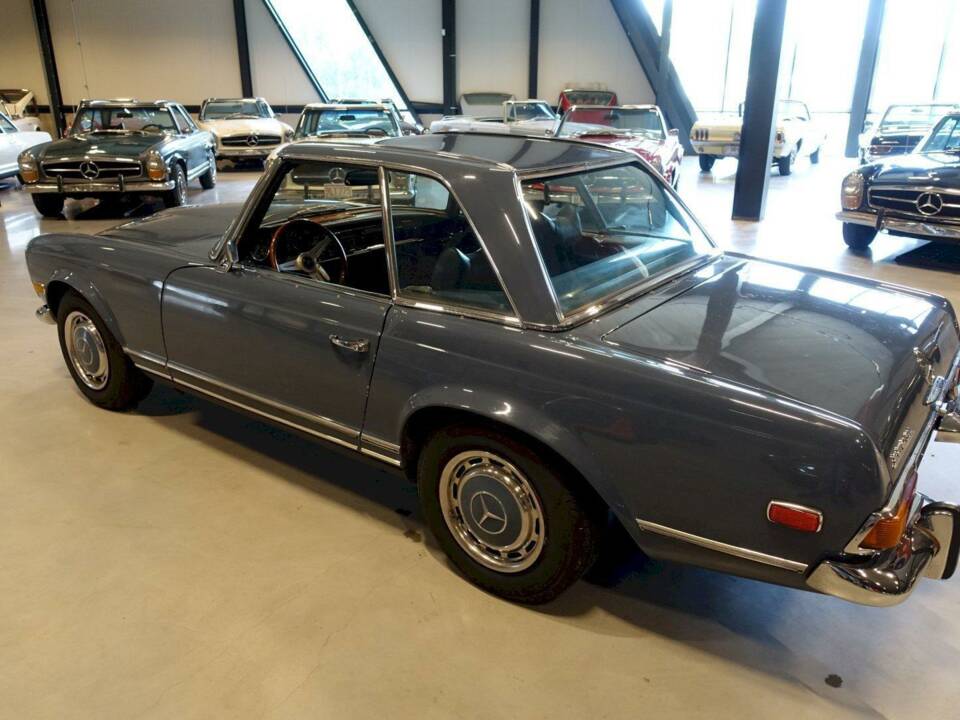 Image 13/36 of Mercedes-Benz 280 SL (1971)