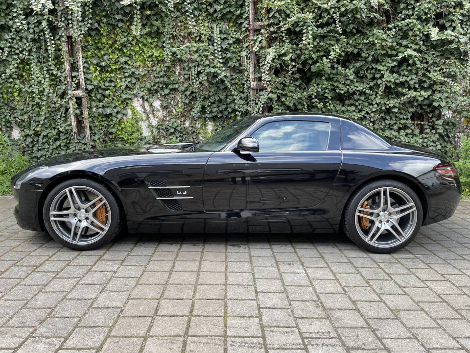 Immagine 4/26 di Mercedes-Benz SLS AMG (2011)