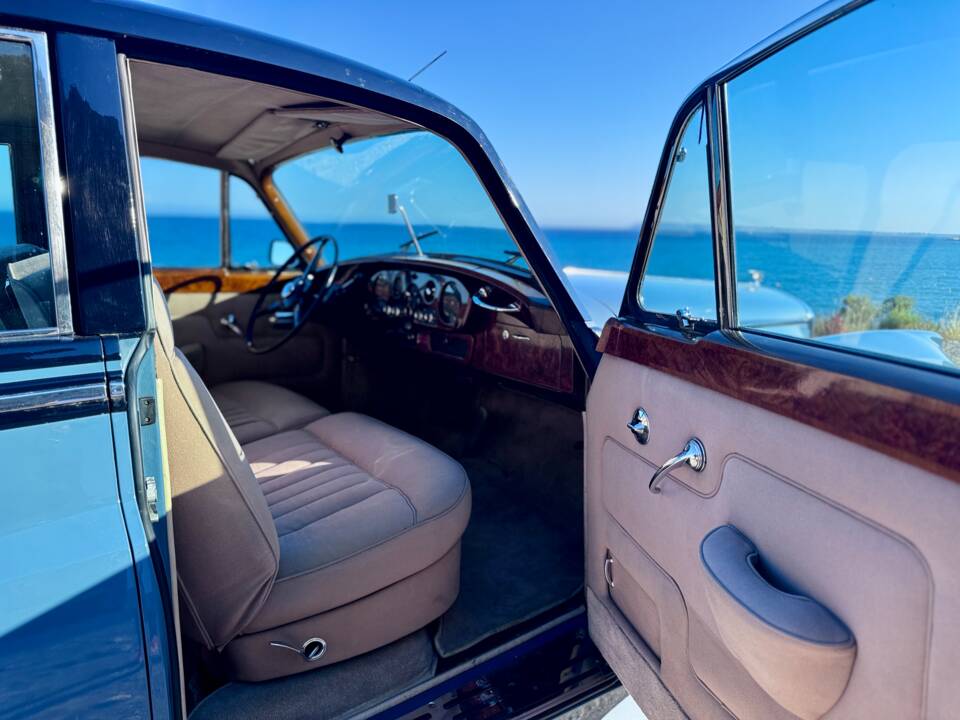 Image 41/46 of Bentley S 2 (1961)