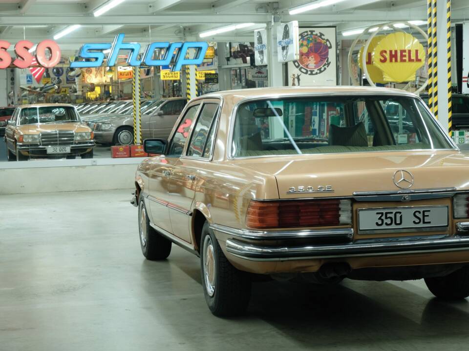 Image 9/50 de Mercedes-Benz 350 SE (1973)