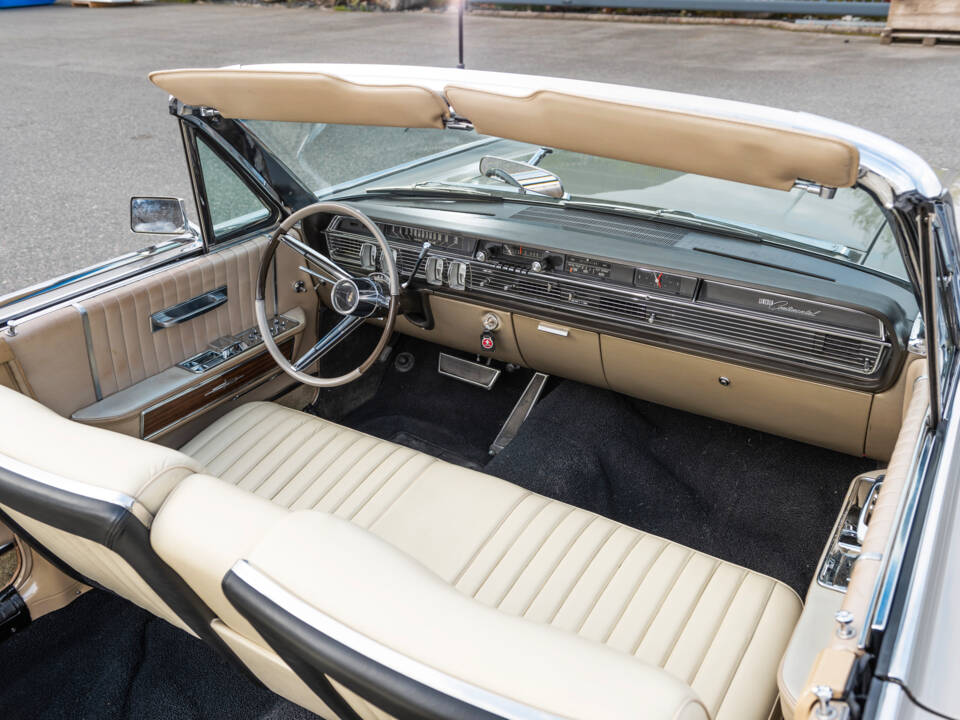 Imagen 49/135 de Lincoln Continental Convertible (1965)