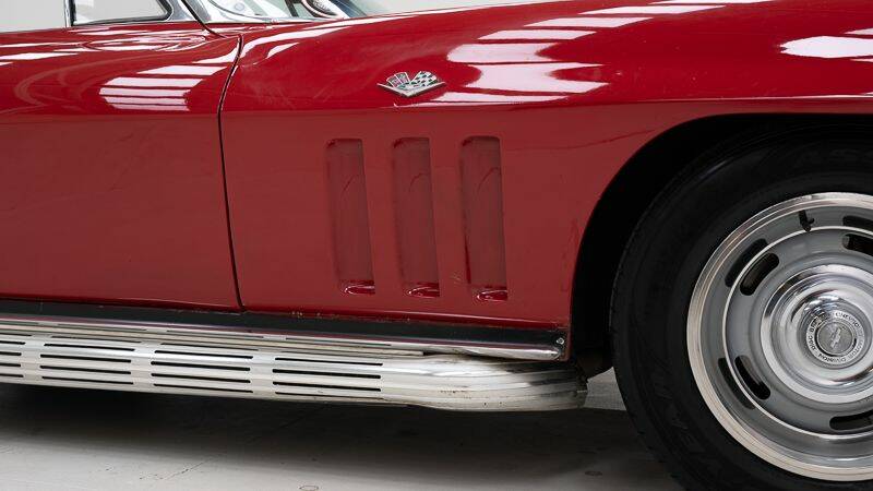 Immagine 13/15 di Chevrolet Corvette Sting Ray Convertible (1965)