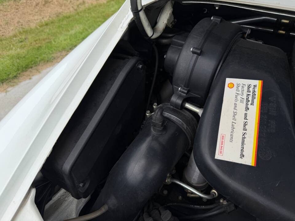 Image 60/62 of Porsche 911 Carrera 2 (1990)