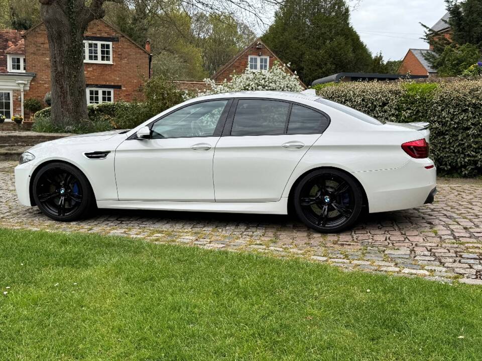 Bild 12/30 von BMW M5 (2014)