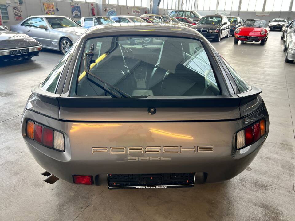 Afbeelding 7/59 van Porsche 928 S (1985)