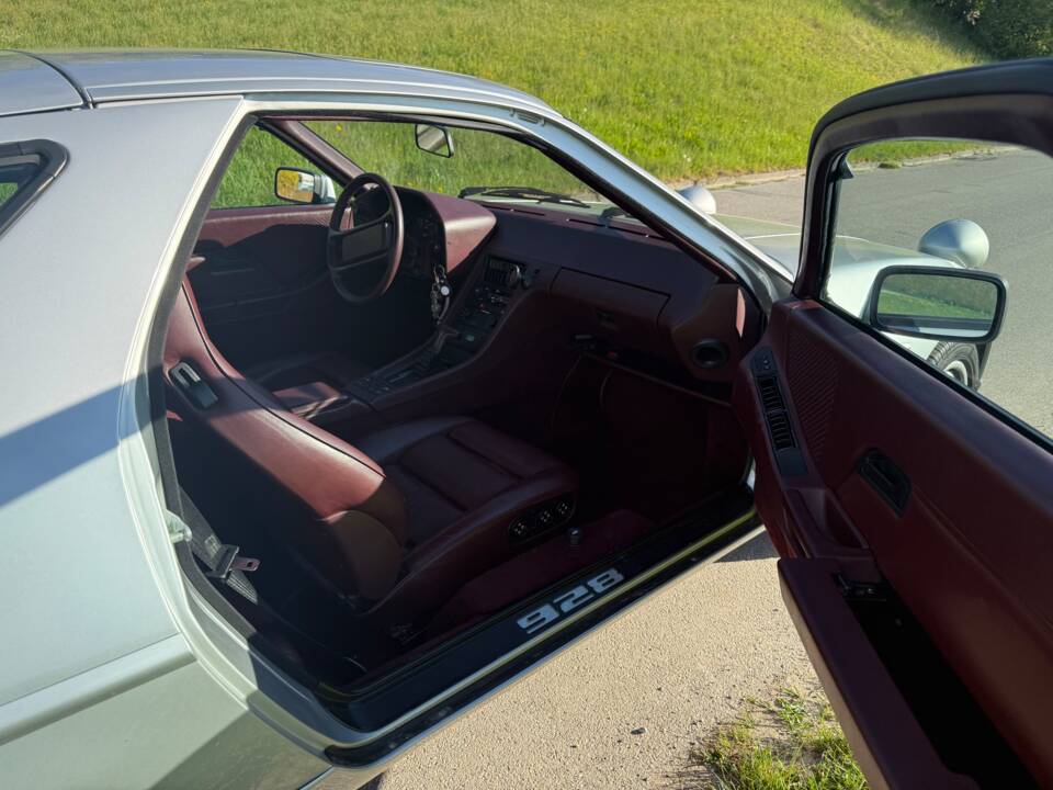 Image 4/6 of Porsche 928 S4 (1987)