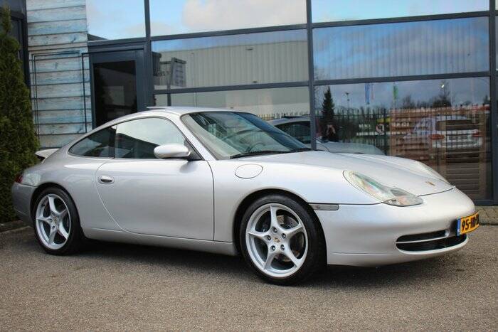 Image 6/7 of Porsche 911 Carrera (1998)