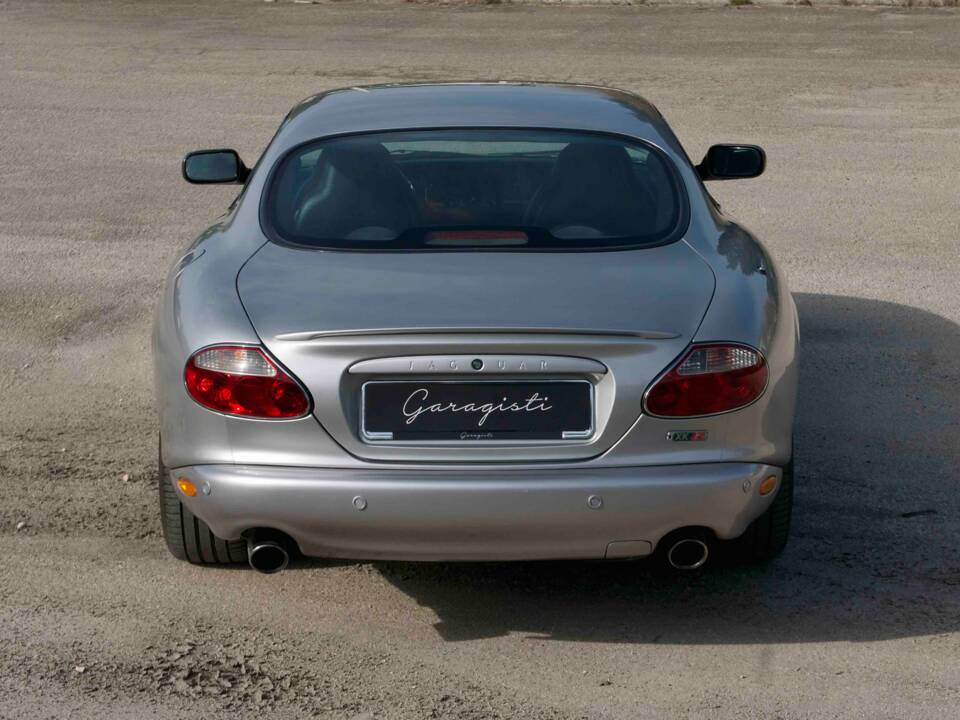 Bild 14/39 von Jaguar XKR (2003)