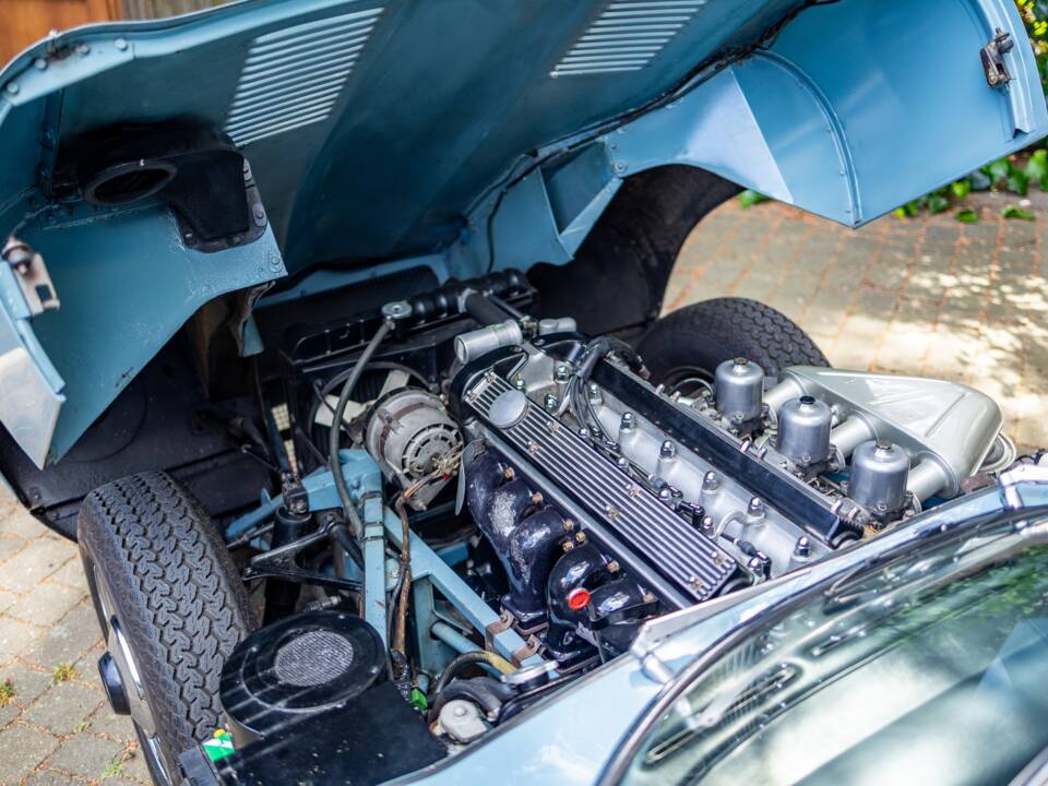 Bild 17/50 von Jaguar E-Type (2+2) (1969)