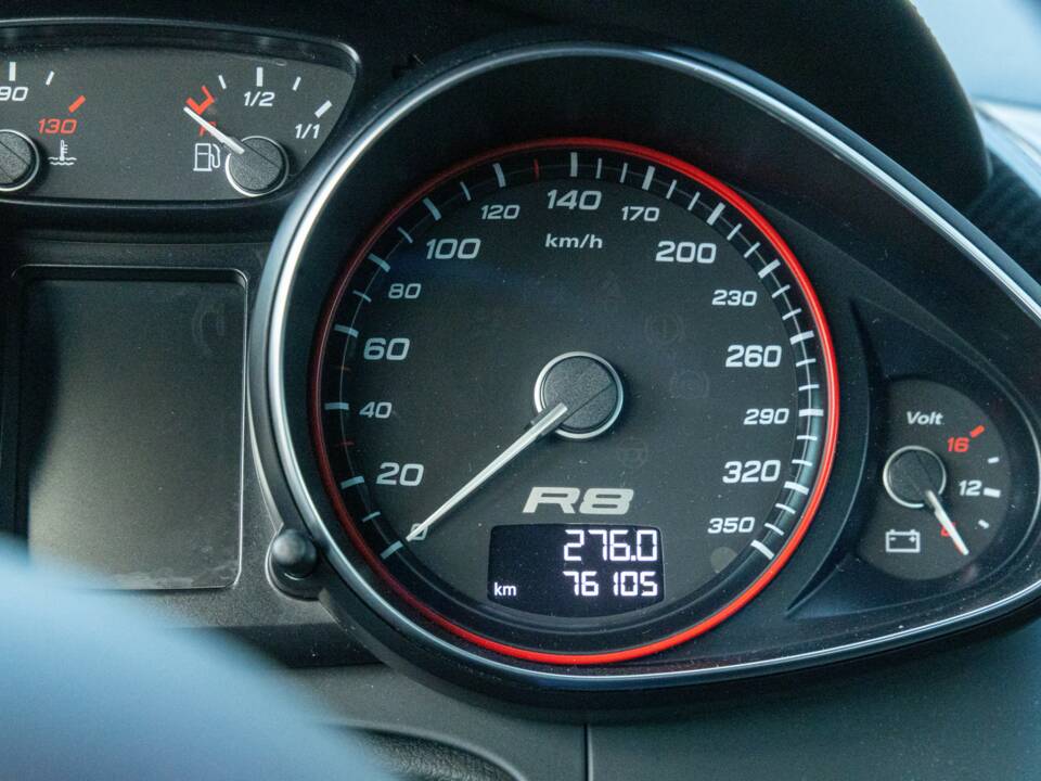 Image 42/50 de Audi R8 V10 (2011)