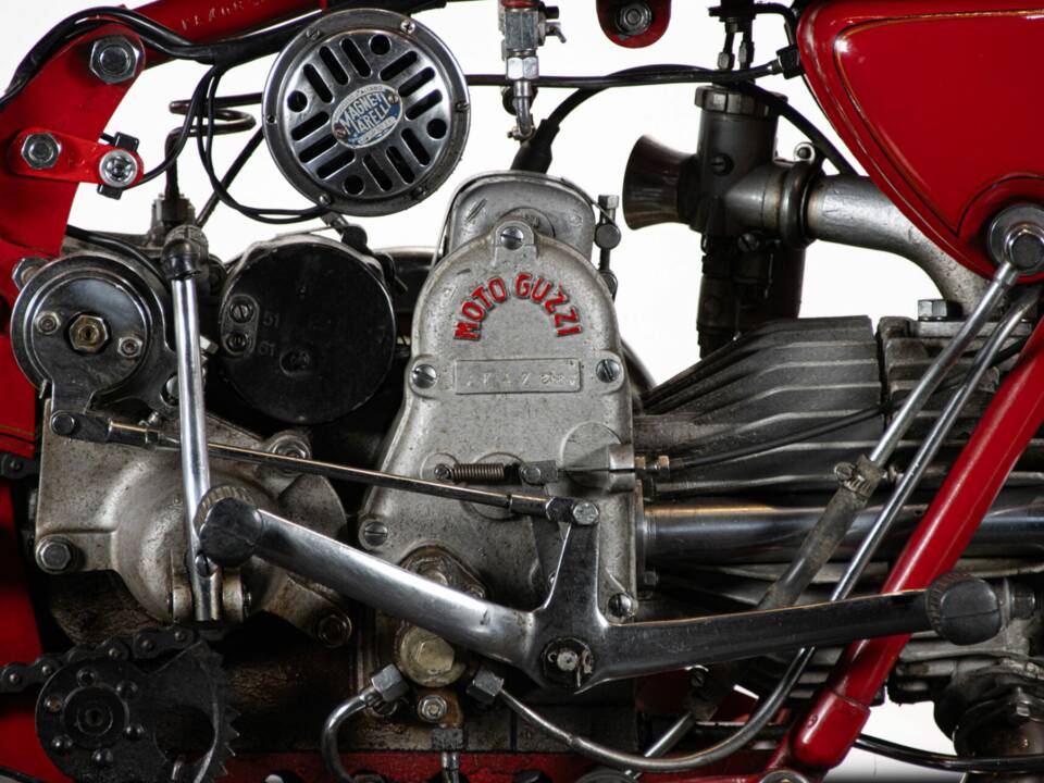 Immagine 32/50 di Moto Guzzi Falcone Turismo (1960)