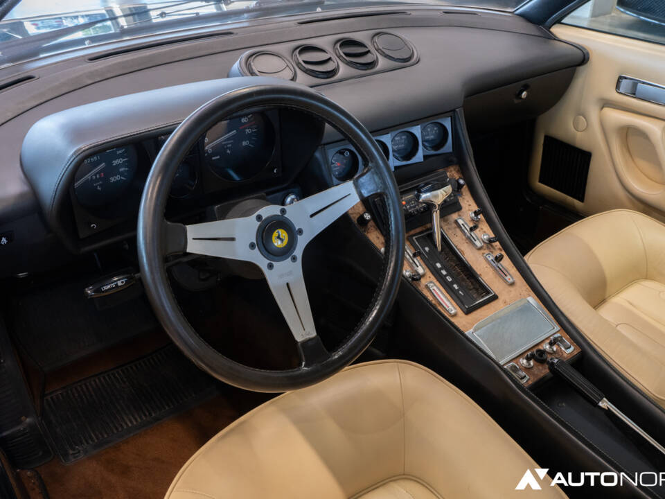Image 37/49 of Ferrari 400i (1982)