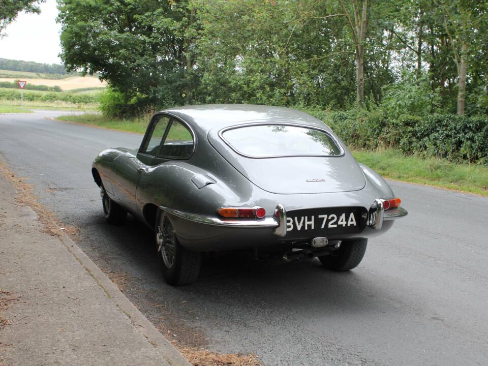 Image 4/20 de Jaguar Type E 3.8 (1962)