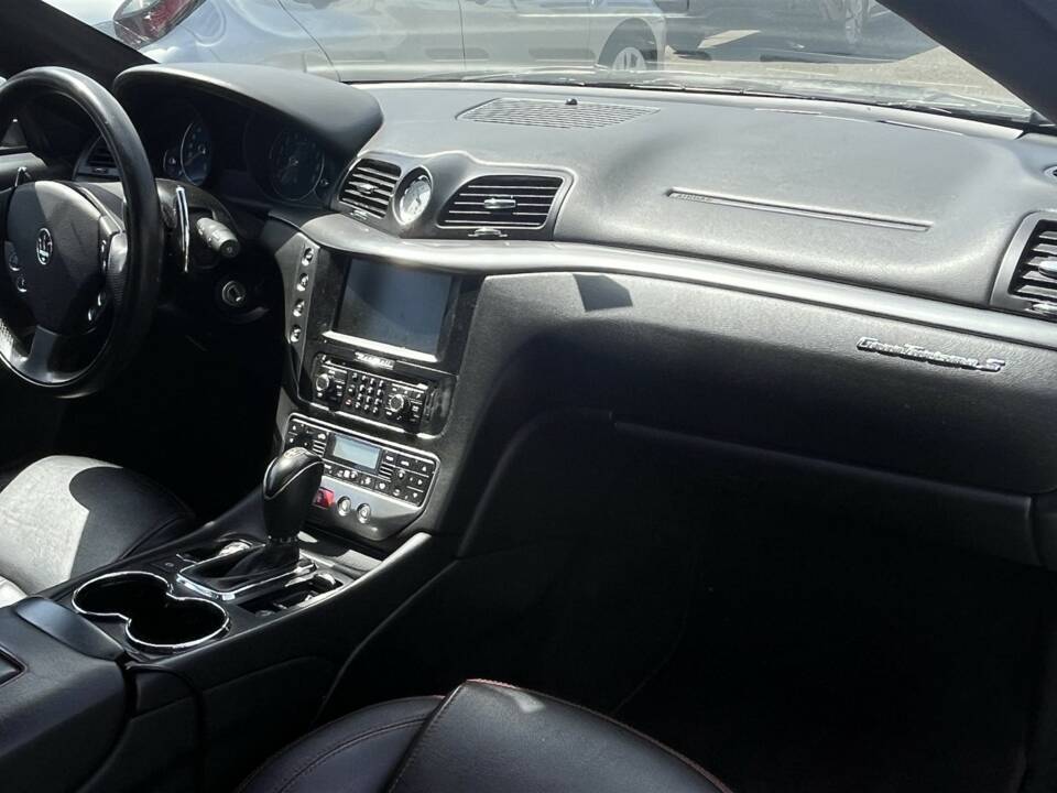 Image 20/39 de Maserati GranTurismo S (2010)