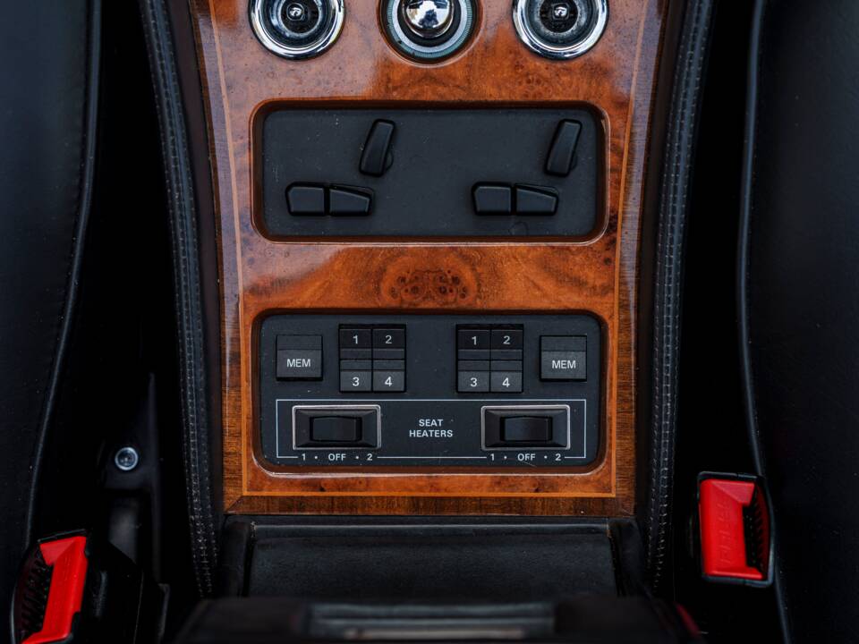 Image 25/32 de Bentley Continental (1993)
