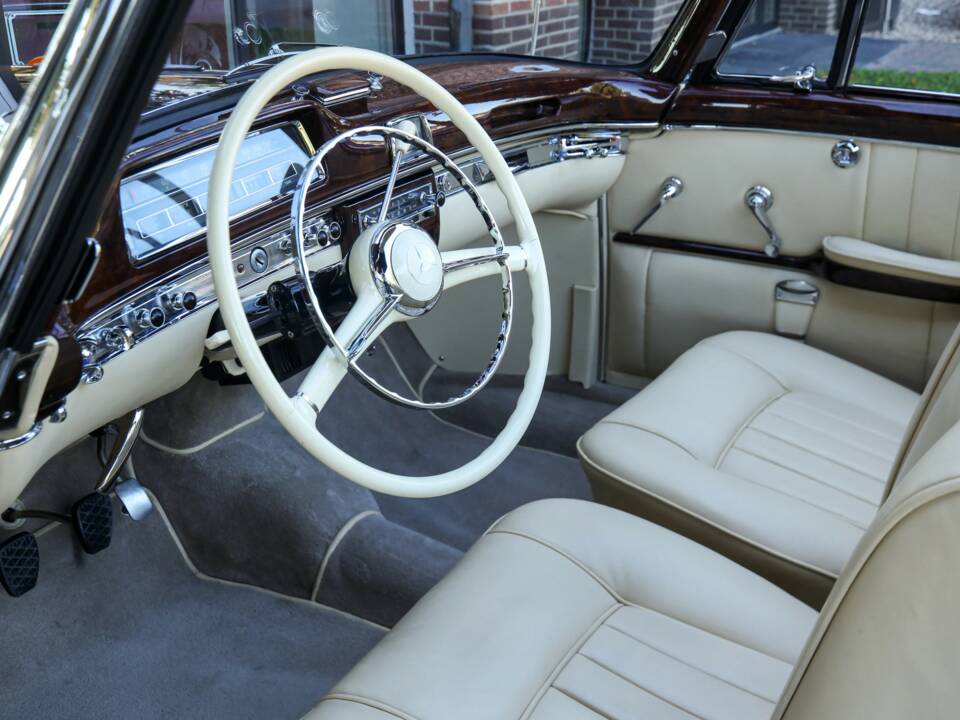 Imagen 3/50 de Mercedes-Benz 220 S Cabriolet (1956)