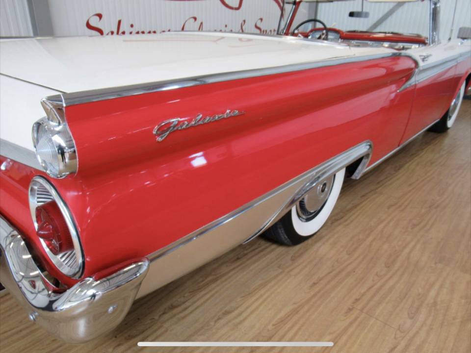 Image 24/31 of Ford Fairlane Skyliner (1959)