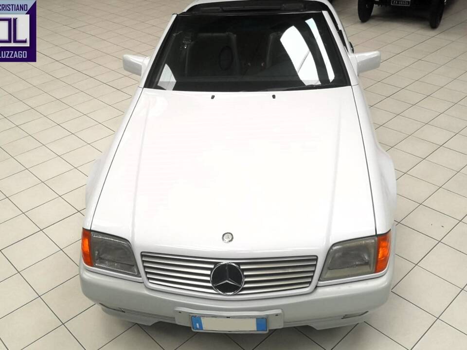 Image 10/54 of Mercedes-Benz 500 SL (1991)