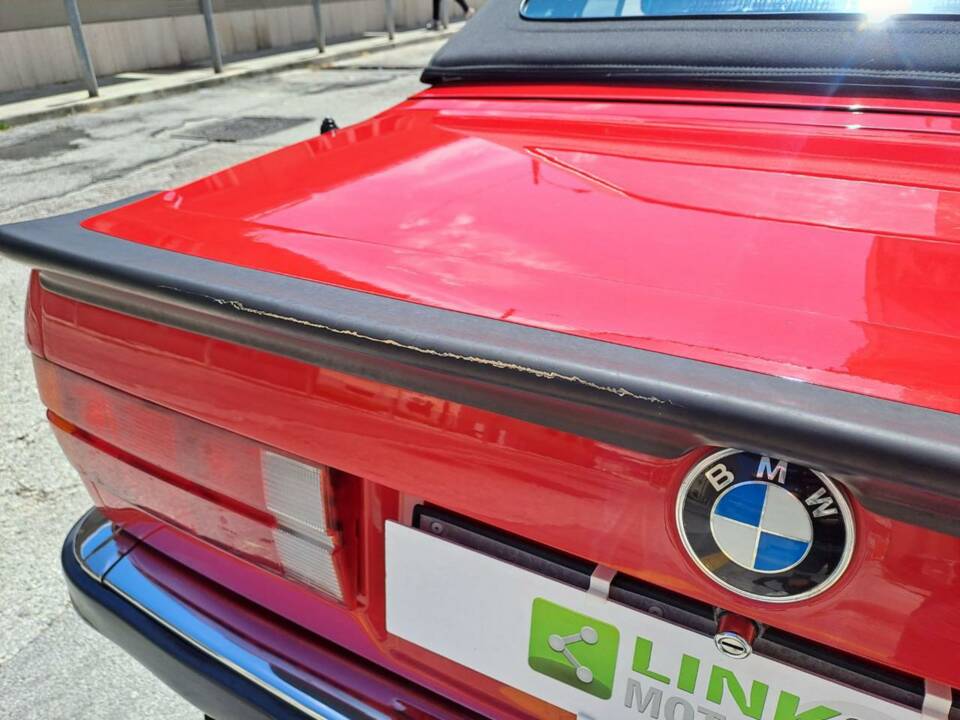 Immagine 33/50 di BMW 320i (1989)