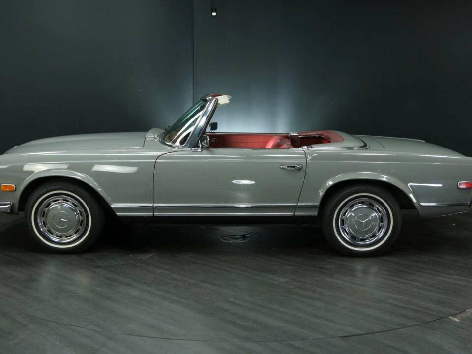 Image 3/50 of Mercedes-Benz 250 SL (1968)