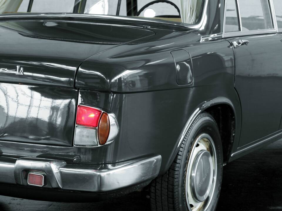 Image 48/50 of Lancia Flavia 1800 (1965)