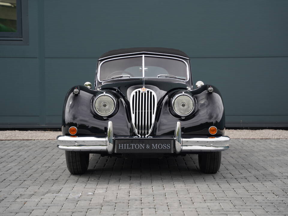 Image 7/50 of Jaguar XK 140 DHC (1956)
