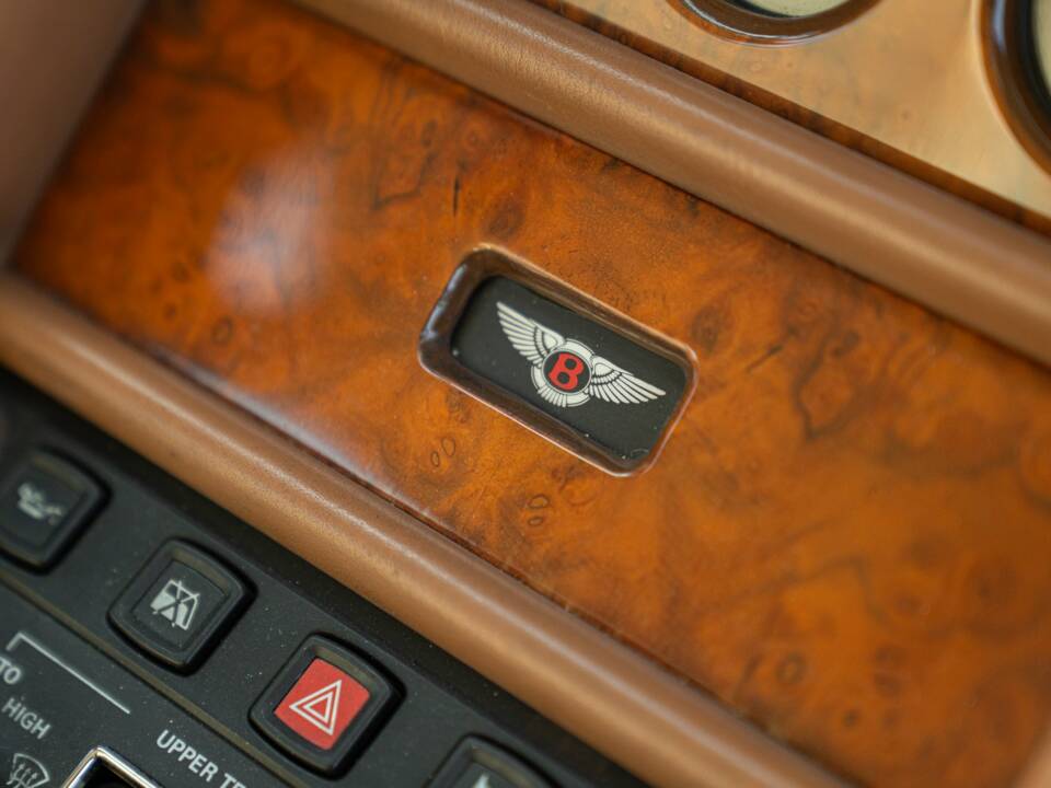 Image 40/50 of Bentley Turbo R (1990)