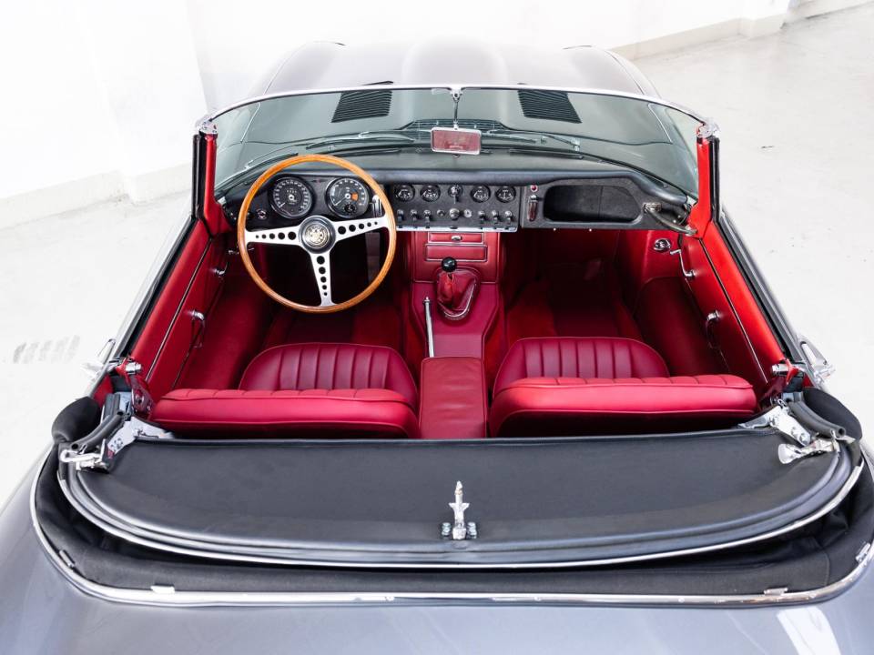 Bild 25/36 von Jaguar E-Type 4.2 (1965)