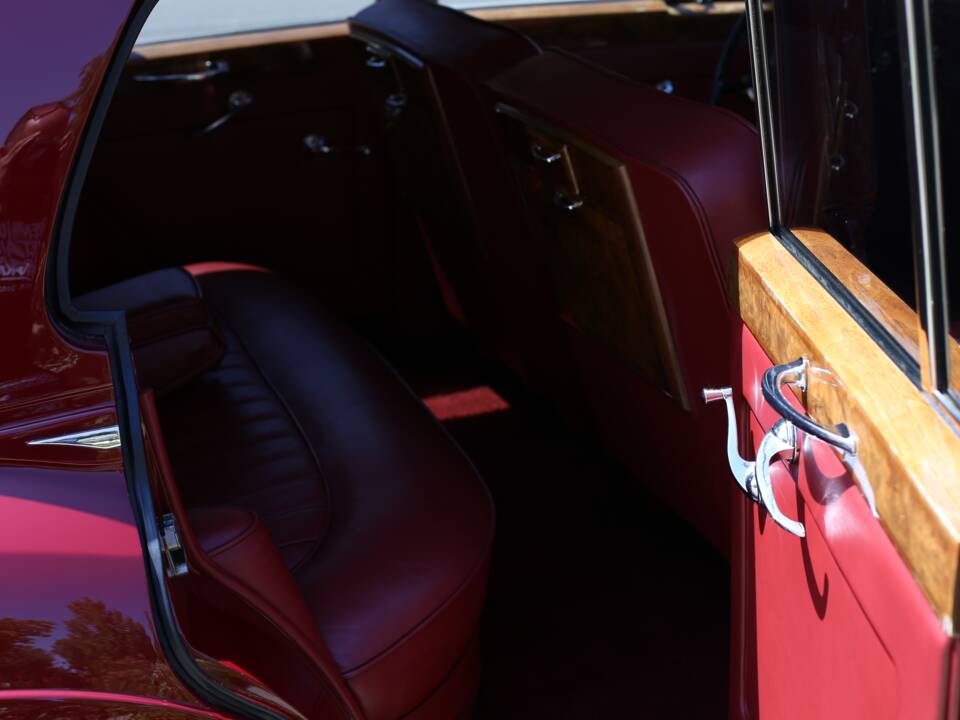 Image 24/81 of Bentley S 1 (1959)