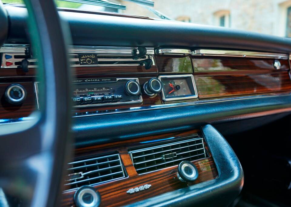 Image 171/188 of Mercedes-Benz 280 SE 3,5 (1971)