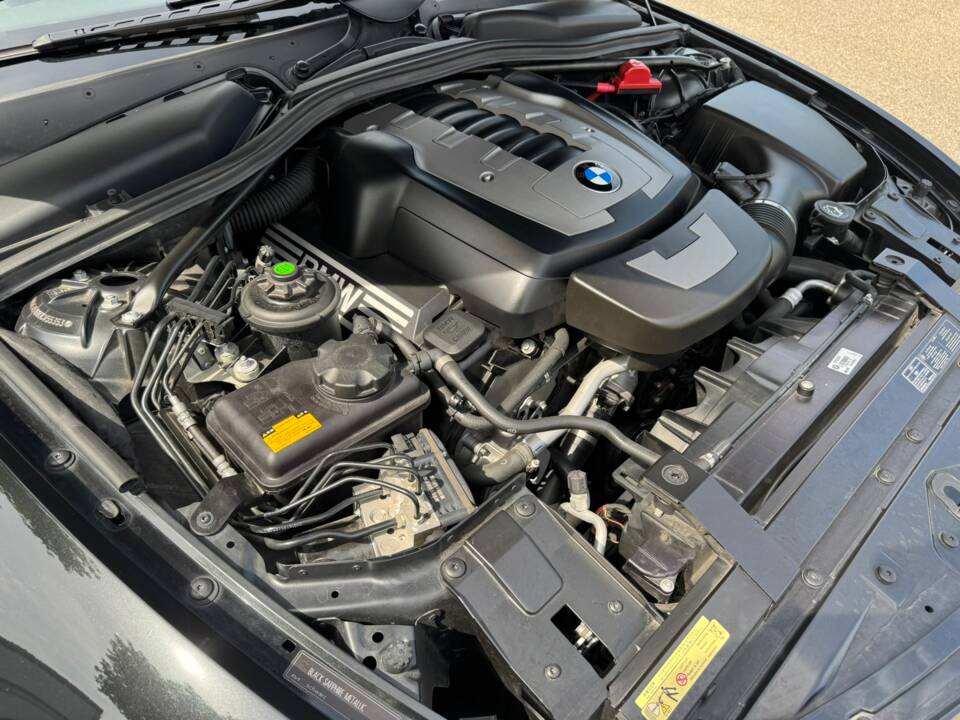 Bild 76/99 von BMW 650i (2007)