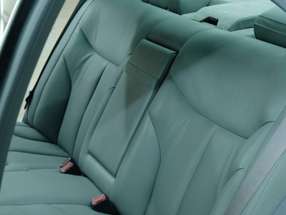 Bild 48/50 von Mercedes-Benz 300 SE (1991)