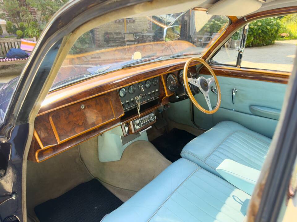 Imagen 17/21 de Daimler V8-250 (1968)