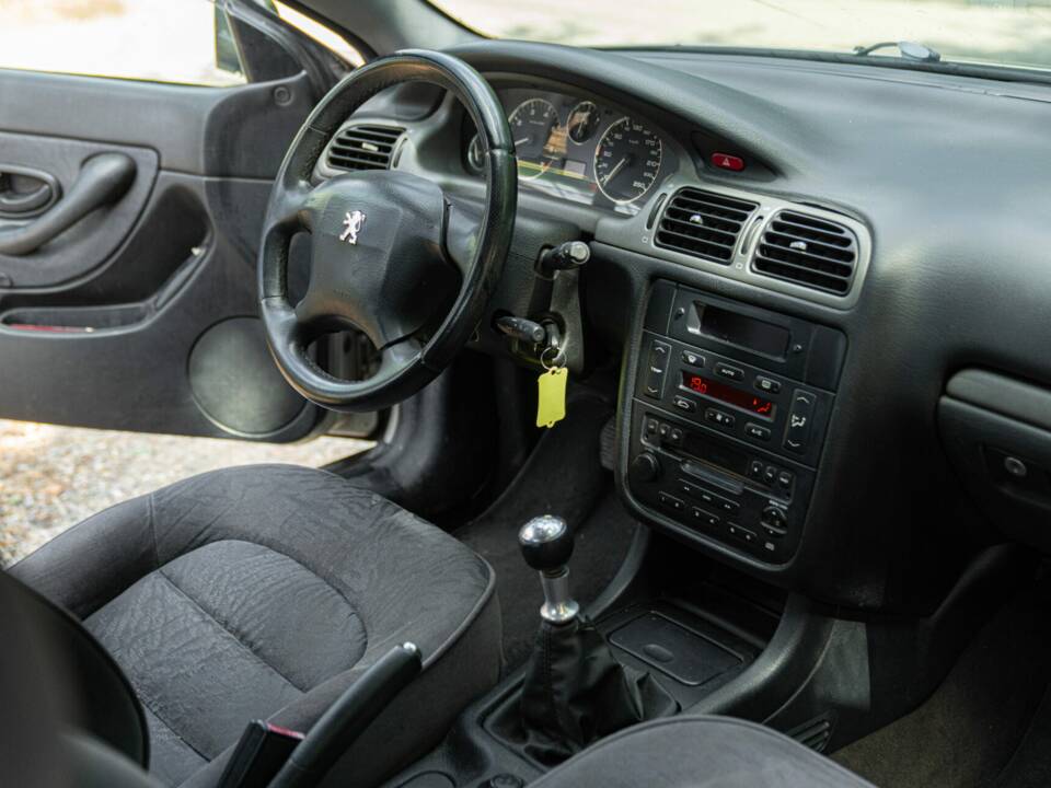 Imagen 21/48 de Peugeot 406 Coupé 2.0 16V (2000)