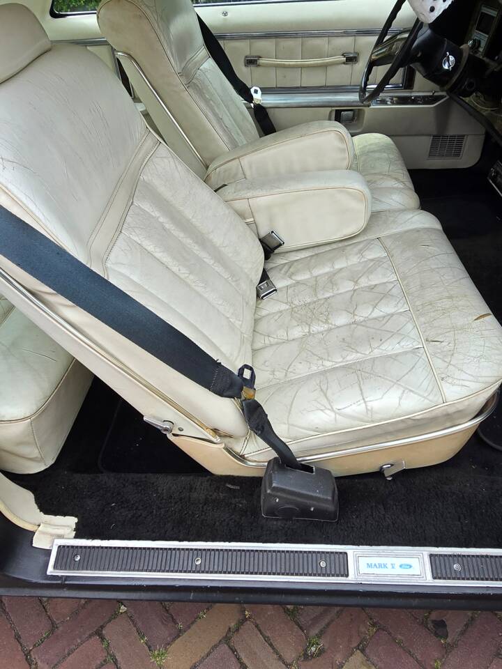 Afbeelding 11/16 van Lincoln Continental Mark V (1977)