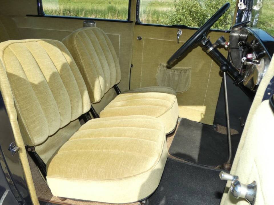 Image 10/15 of Ford Model A Tudor Sedan (1929)