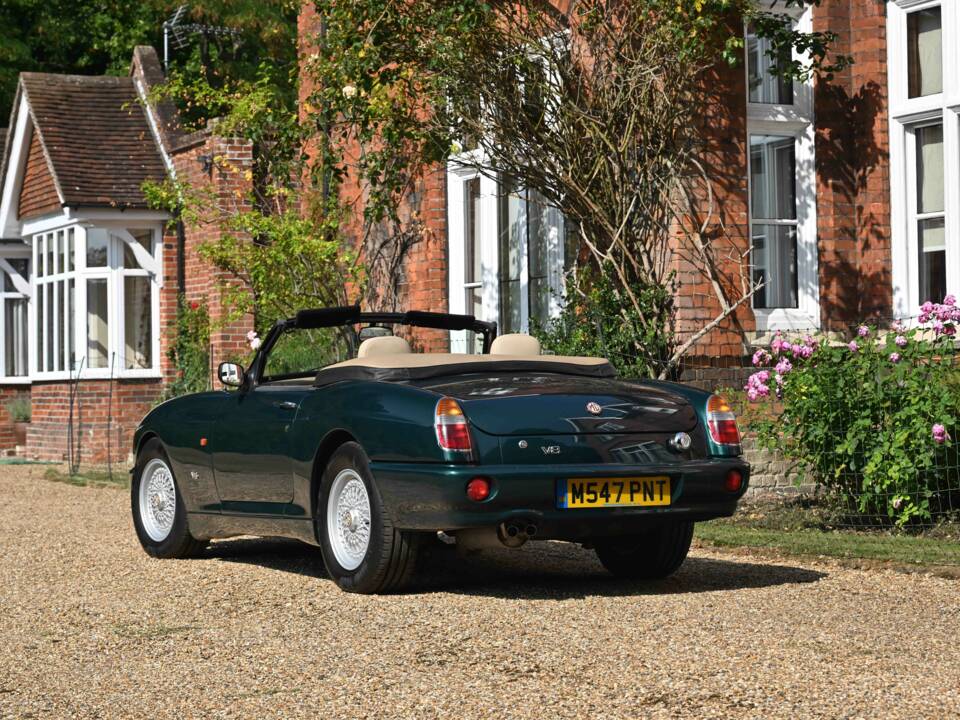 Bild 48/50 von MG RV8 (1995)